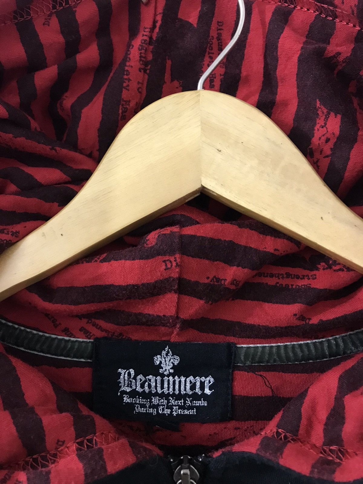 If Six Was Nine × Japanese Brand × Le Grande Bleu (L.G.B.) Beaumere Miraculous Gold Cross Zip Hoodie ifsix lgb style Size US M / EU 48-50 / 2 - 5 Thumbnail