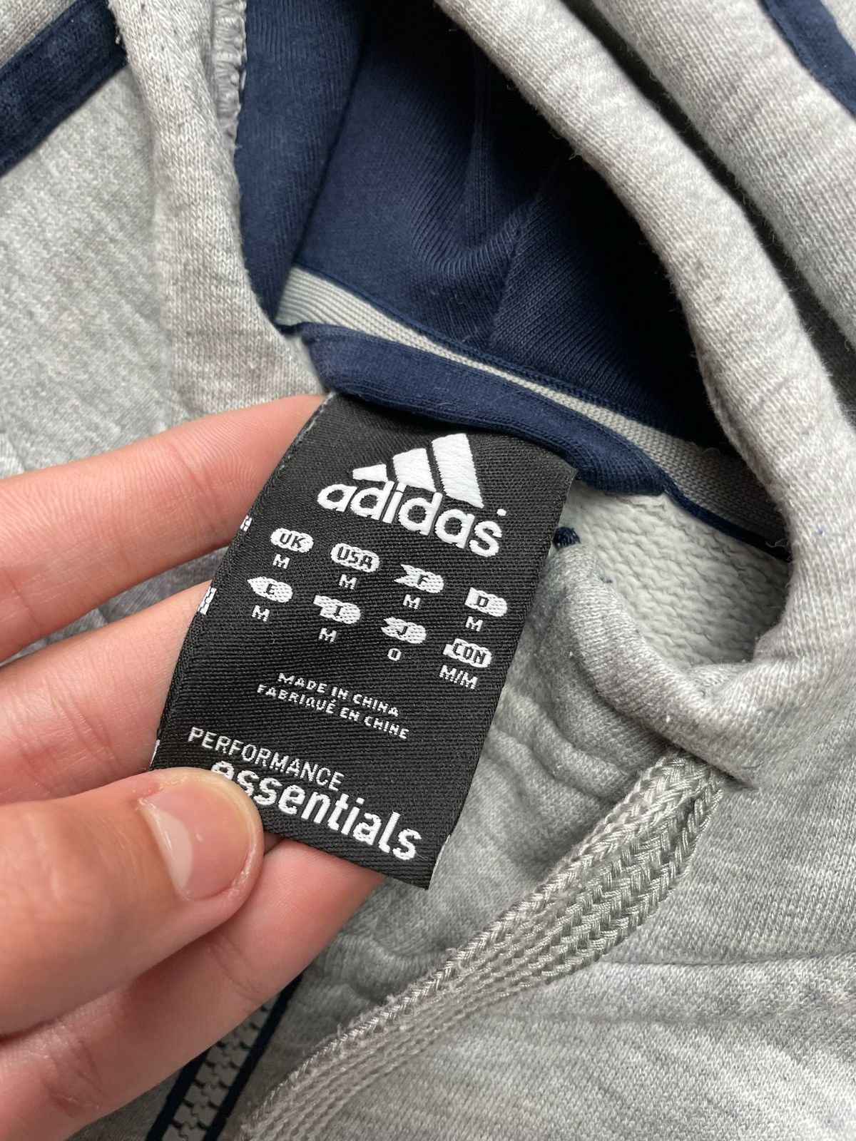 Adidas × Vintage Vintage Adidas performance essential Zip Hoodie size M Size US M / EU 48-50 / 2 - 3 Thumbnail