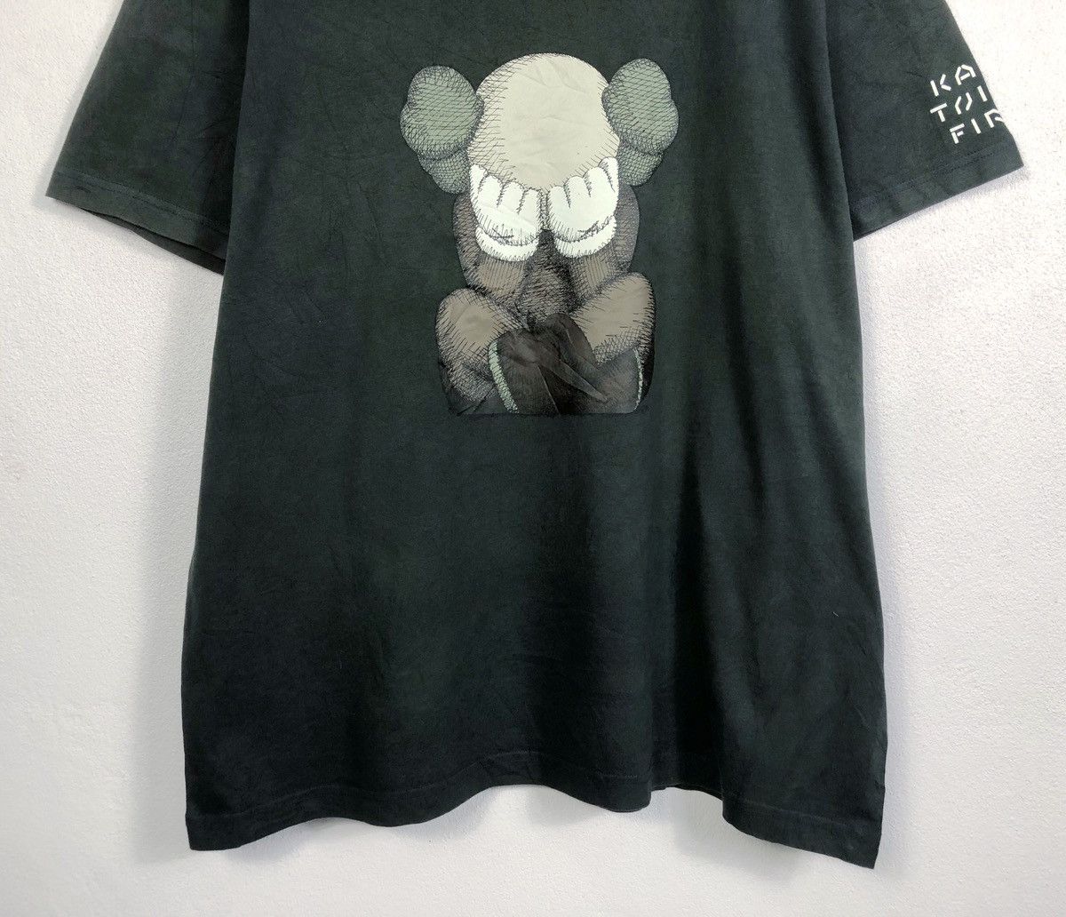 Kaws × Uniqlo Rare Uniqlo X Kaws Tokyo First Tee Size US XXL / EU 58 / 5 - 4 Thumbnail