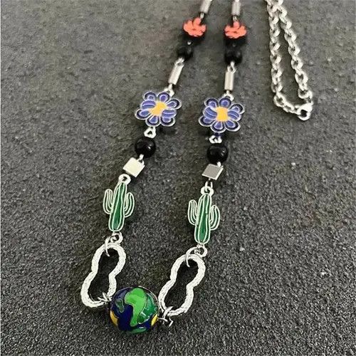 Jewelry Earth Cactus Horseshoe Flower Black Beaded Long Necklace Size ONE SIZE - 1 Thumbnail