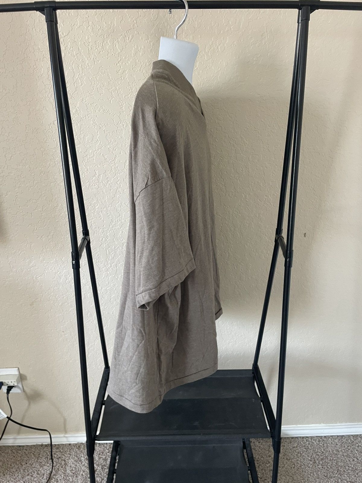 MNML Sheer Oversized V Neck tee nwt Size US M / EU 48-50 / 2 - 4 Thumbnail