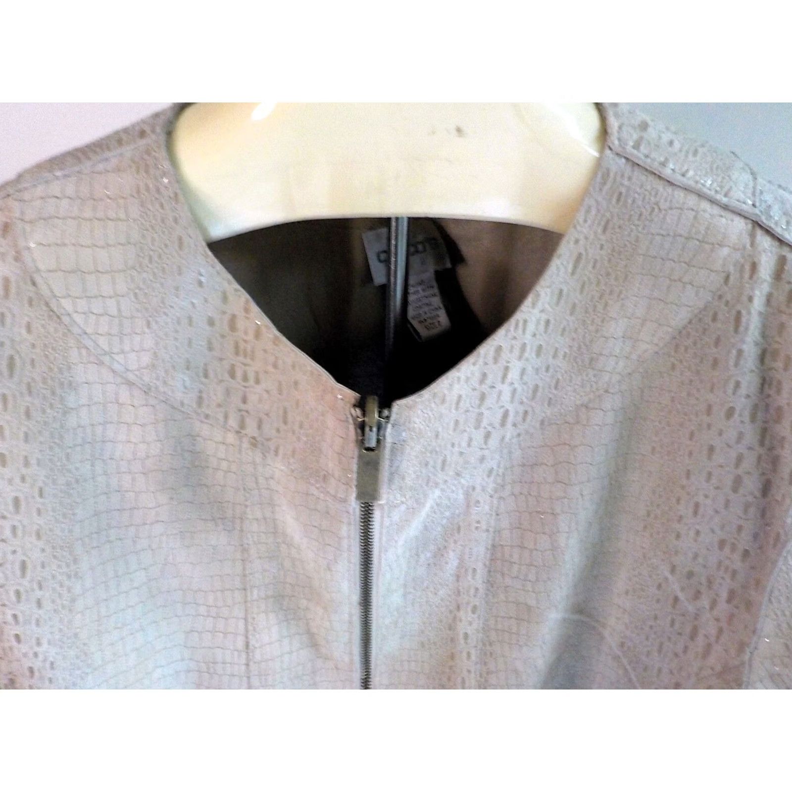 Vintage Chico's Full Zipper Reversible Leather Jacket-Solid/Animal Print Beige SZ 2 Jacket Womens Leather Reversible Beiges Size XS / US 0-2 / IT 36-38 - 2 Thumbnail