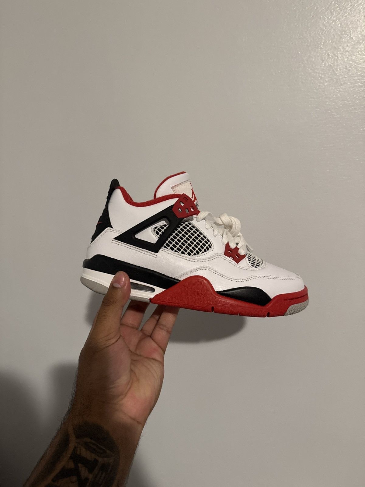 Jordan Brand Fire Red 4s Boys Size 5y/ Women's 6.5 Size US 6.5 / IT 36.5 - 3 Thumbnail