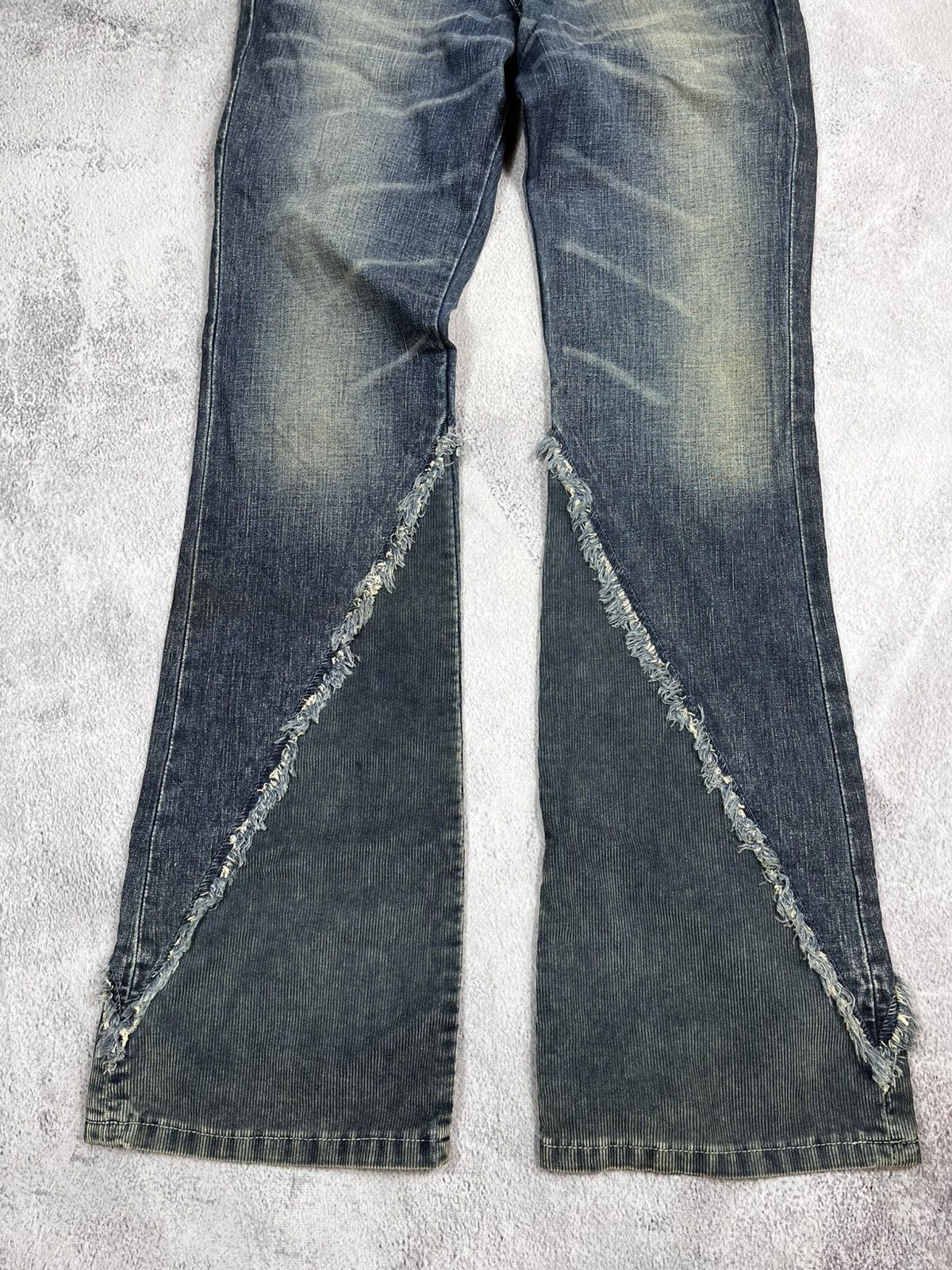 Lee VintageY2K Lee Flared bootcut denim patchwork faded jeans Size 27" / US 4 / IT 40 - 5 Thumbnail