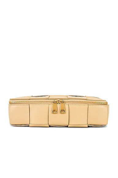 Bottega Veneta o1n1vont1124 Size: OS / Woven Travel Case in Beige Size ONE SIZE - 2 Thumbnail