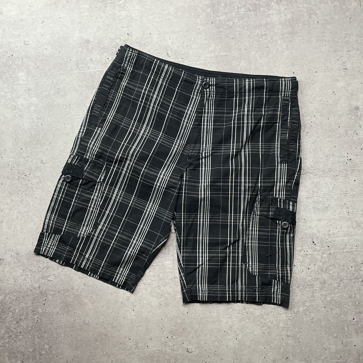 Nike × Vintage Nike Vintage Multi Pocket Cargo Shorts Size US 34 / EU 50 - 2 Thumbnail