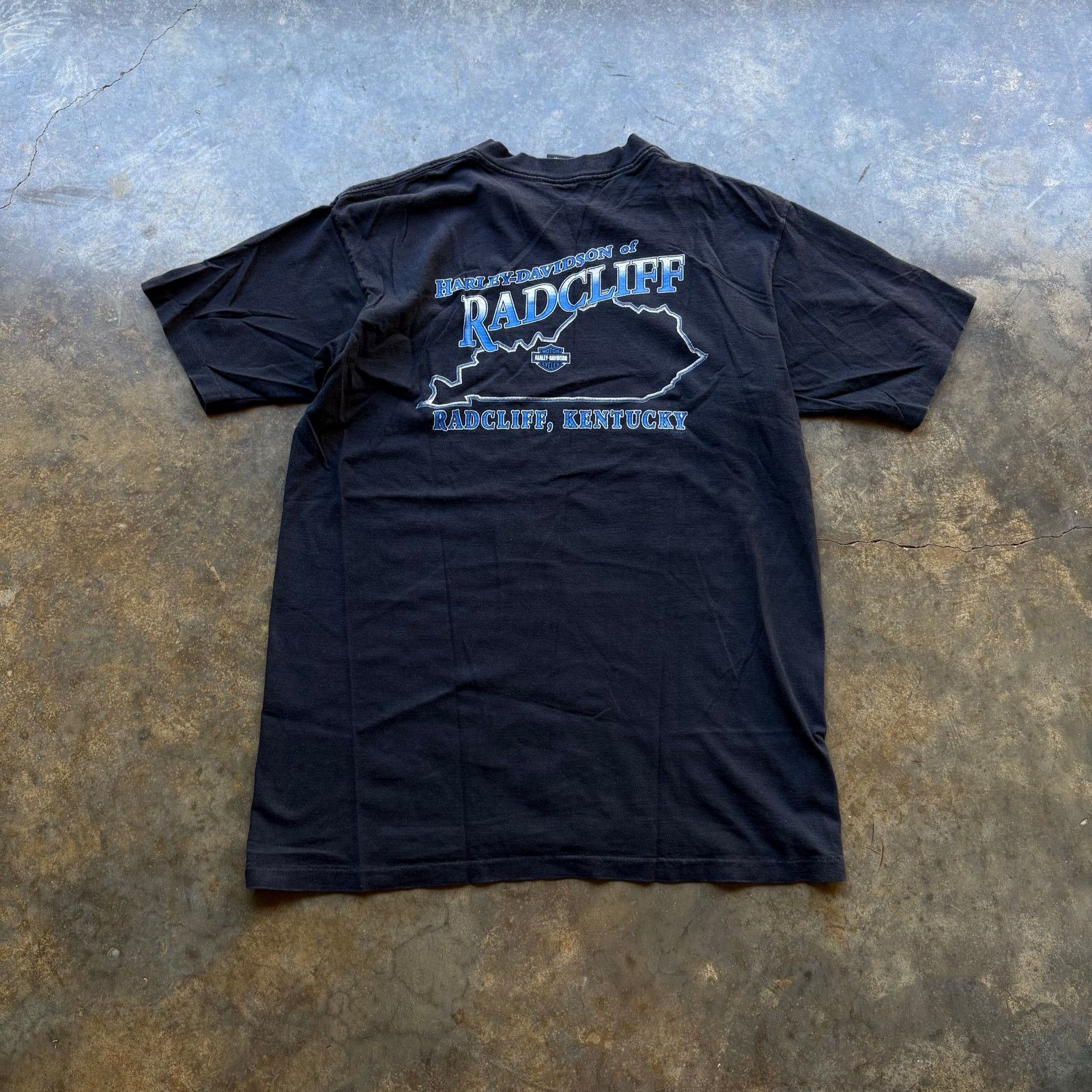 Harley Davidson Beautiful Vintage 90s Harley Davidson Center Logo T-shirt Size US L / EU 52-54 / 3 - 5 Thumbnail