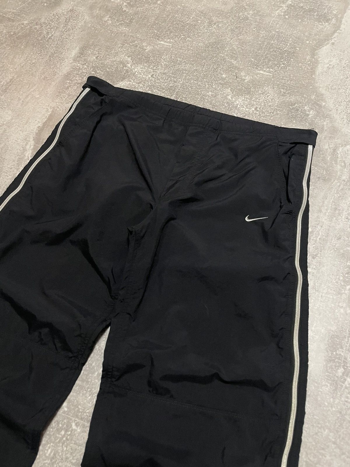 Nike Vintage Nike Nylon Full Zip Track Pants Y2K Size 28" / US 6 / IT 42 - 5 Thumbnail