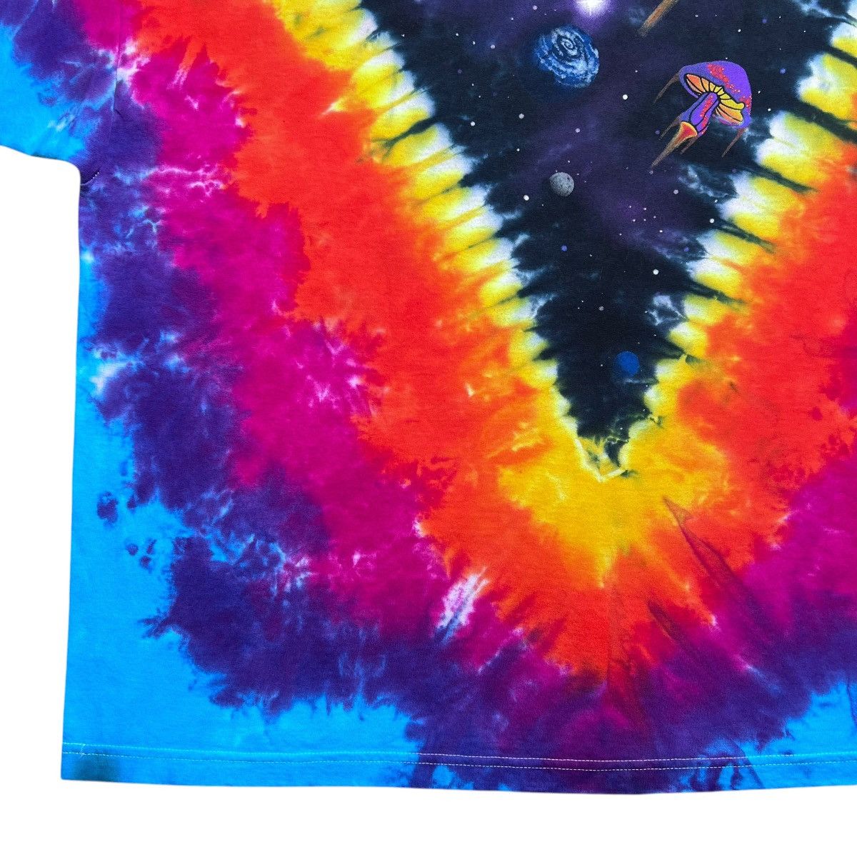 Liquid Blue Vintage 2000s Space Mushroom Psychedelic Liquid Blue T-Shirt Size US XXL / EU 58 / 5 - 12 Thumbnail