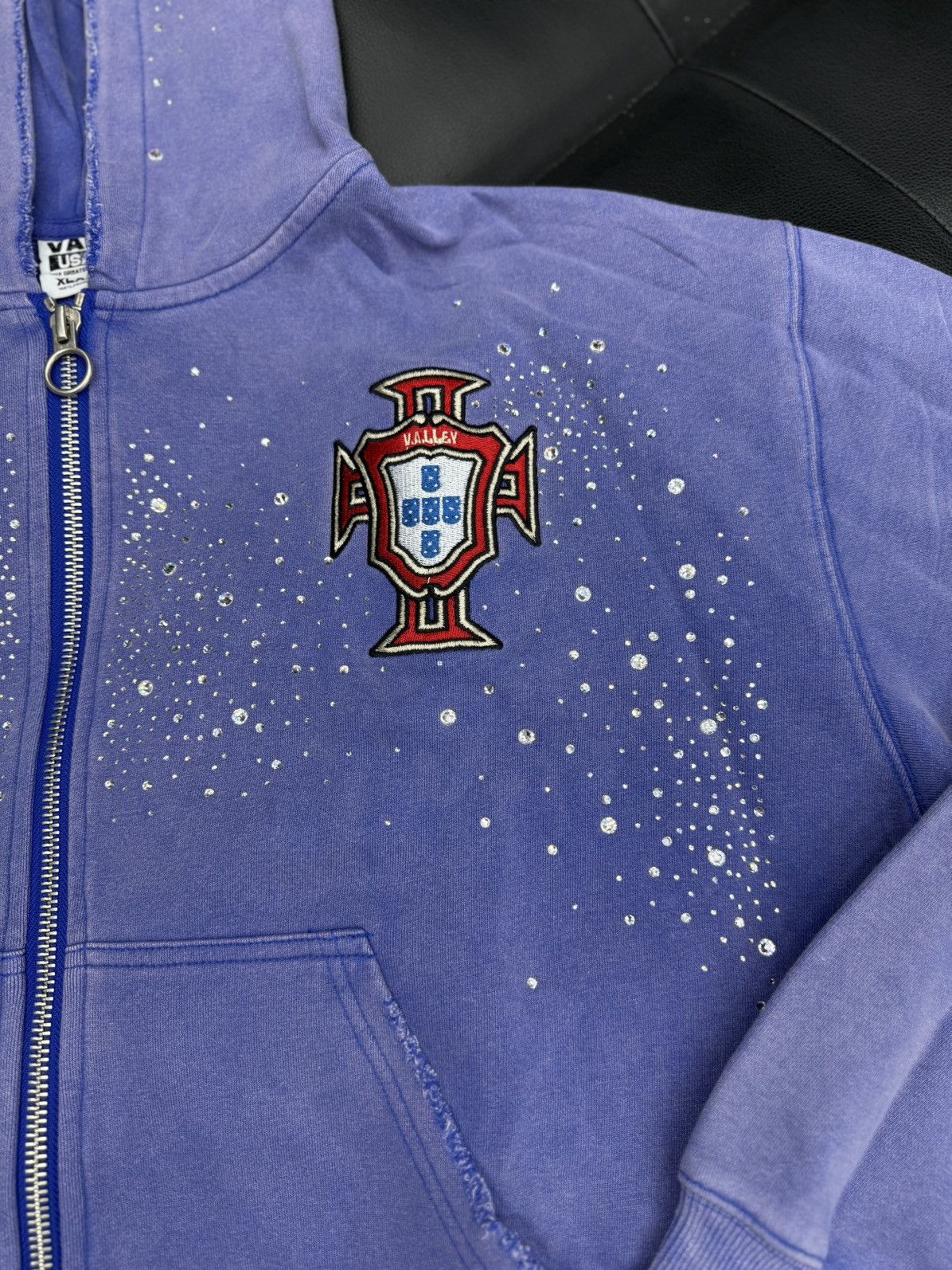 Vale Valley Hoodie Stone Zip Up Blue Crystals Size XL (NEW) Size US XL / EU 56 / 4 - 4 Thumbnail