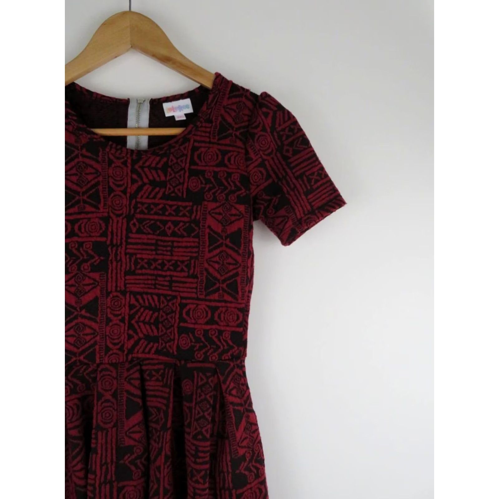 Vintage VINTAGE? No. LuLaRoe Aztec Amelia Dress XXS Jacquard Black Red Zip Back Fit & Flare Sleeves: Short, Cap, A-Line Womens 2XS Knee-Length Pockets, House? Size XXS / US 00 / IT 34 - 2 Thumbnail