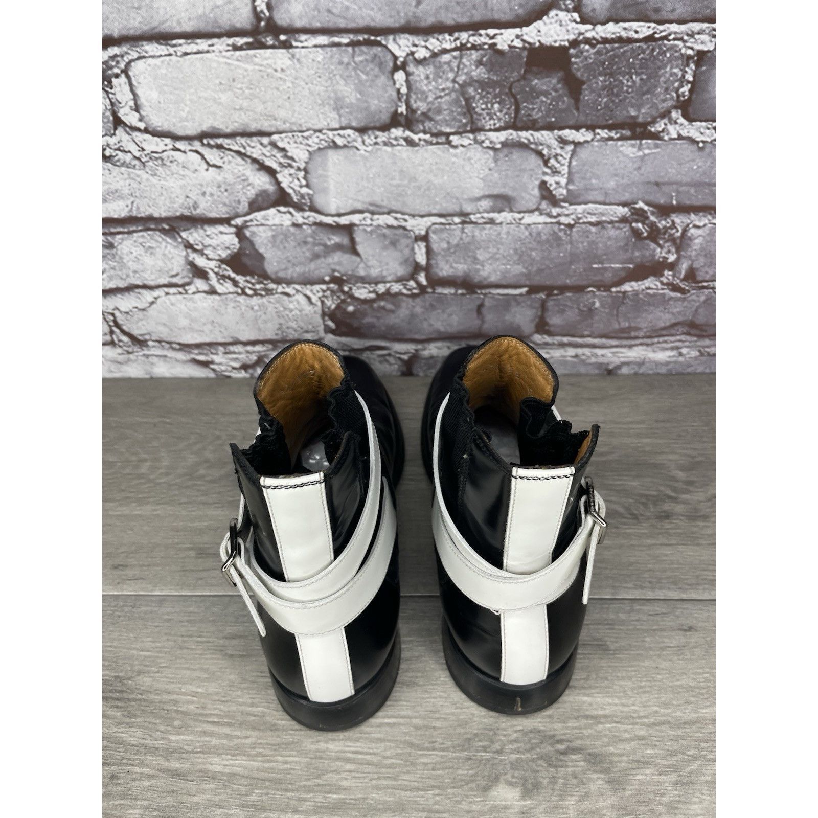 Balenciaga BALENCIAGA Black White Leather Calfskin Chelsea Buckle Ankle Size US 6.5 / IT 36.5 - 6 Thumbnail