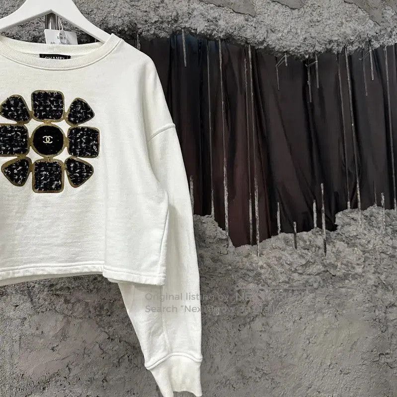 Chanel Chanel Cropped White Long Sleeve Sweatshirt . Size S / US 4 / IT 40 - 4 Thumbnail