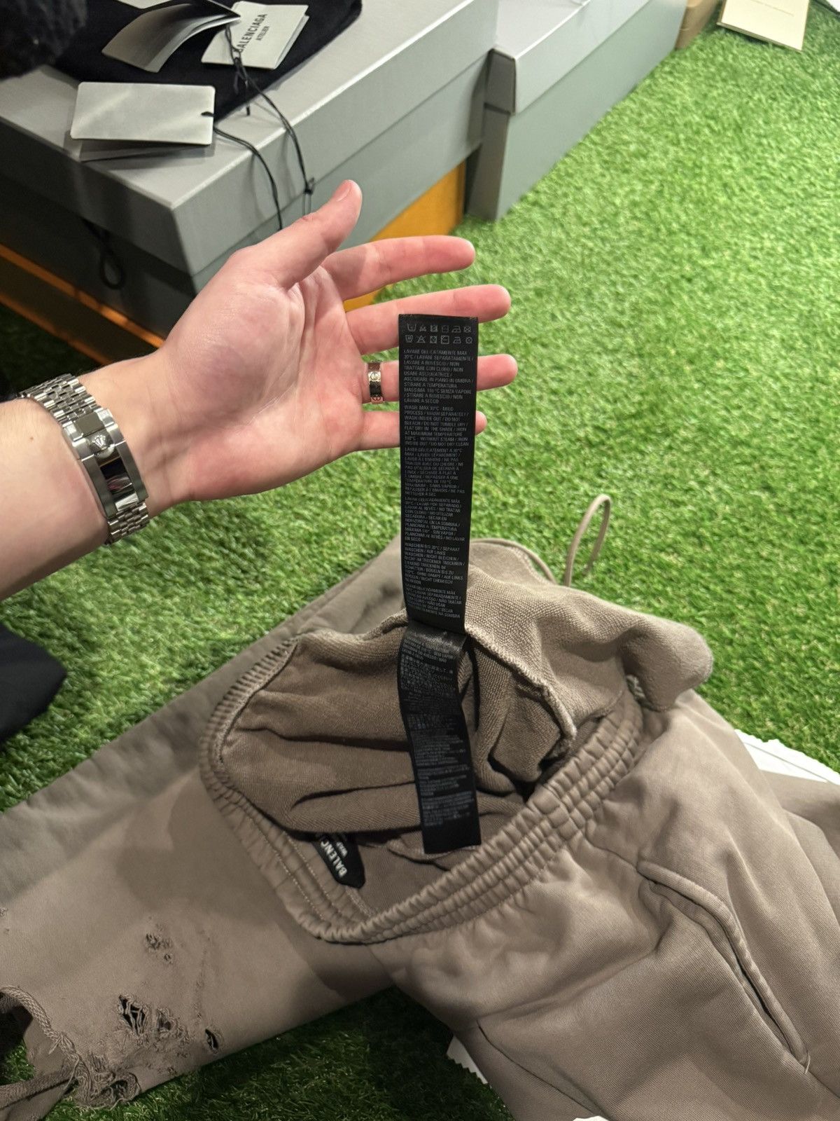 Balenciaga Balenciaga Logo Over Sized Sweatpants Size US 30 / EU 46 - 12 Thumbnail