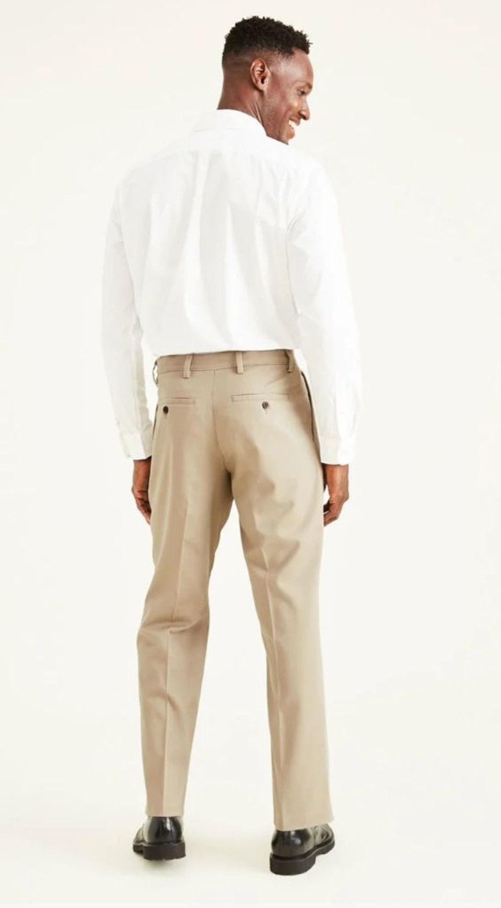 Dockers Men's Dockers Khaki Classic Fit Pleated Khakis Waist 34 Size US 32 / EU 48 - 3 Thumbnail