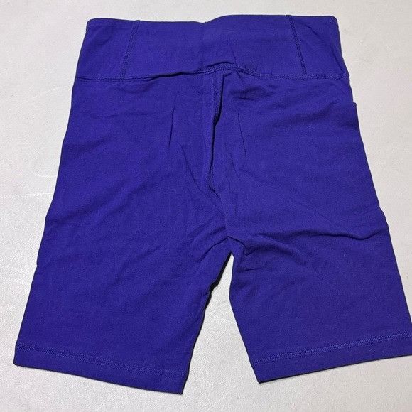 Reebok NWT REEBOK FITTED TRAINING SHORTS BOLD PURPLE SZ SMALL S Size 24" / US 00 / IT 34 - 6 Thumbnail