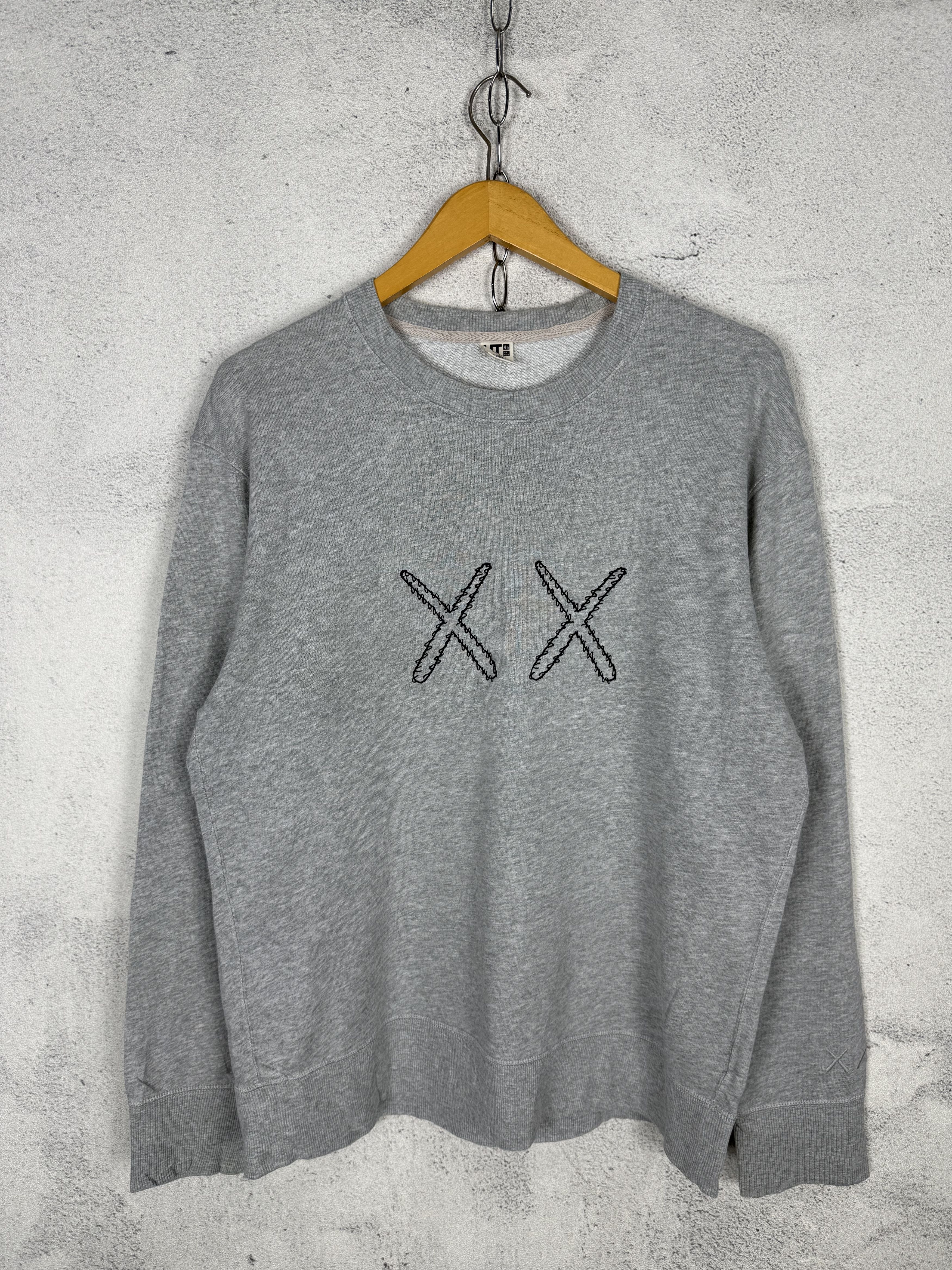 Kaws × Uniqlo Uniqlo x Kaws Sesame Street Sweatshirt Crewneck Size US M / EU 48-50 / 2 - 1 Thumbnail