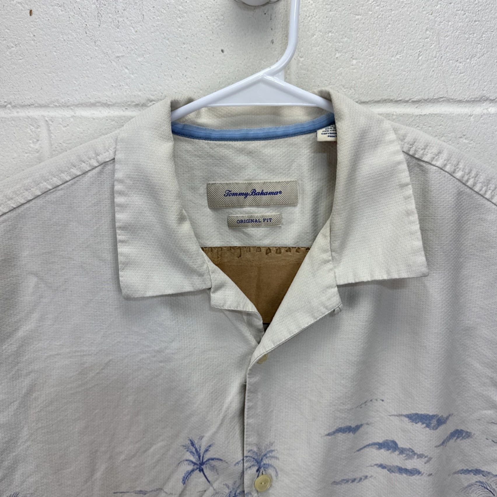Tommy Bahama Tommy Bahama Shirt Mens Large Beige Blue Silk Camp Hawaiian Marlin Fish Waves Size US L / EU 52-54 / 3 - 5 Thumbnail