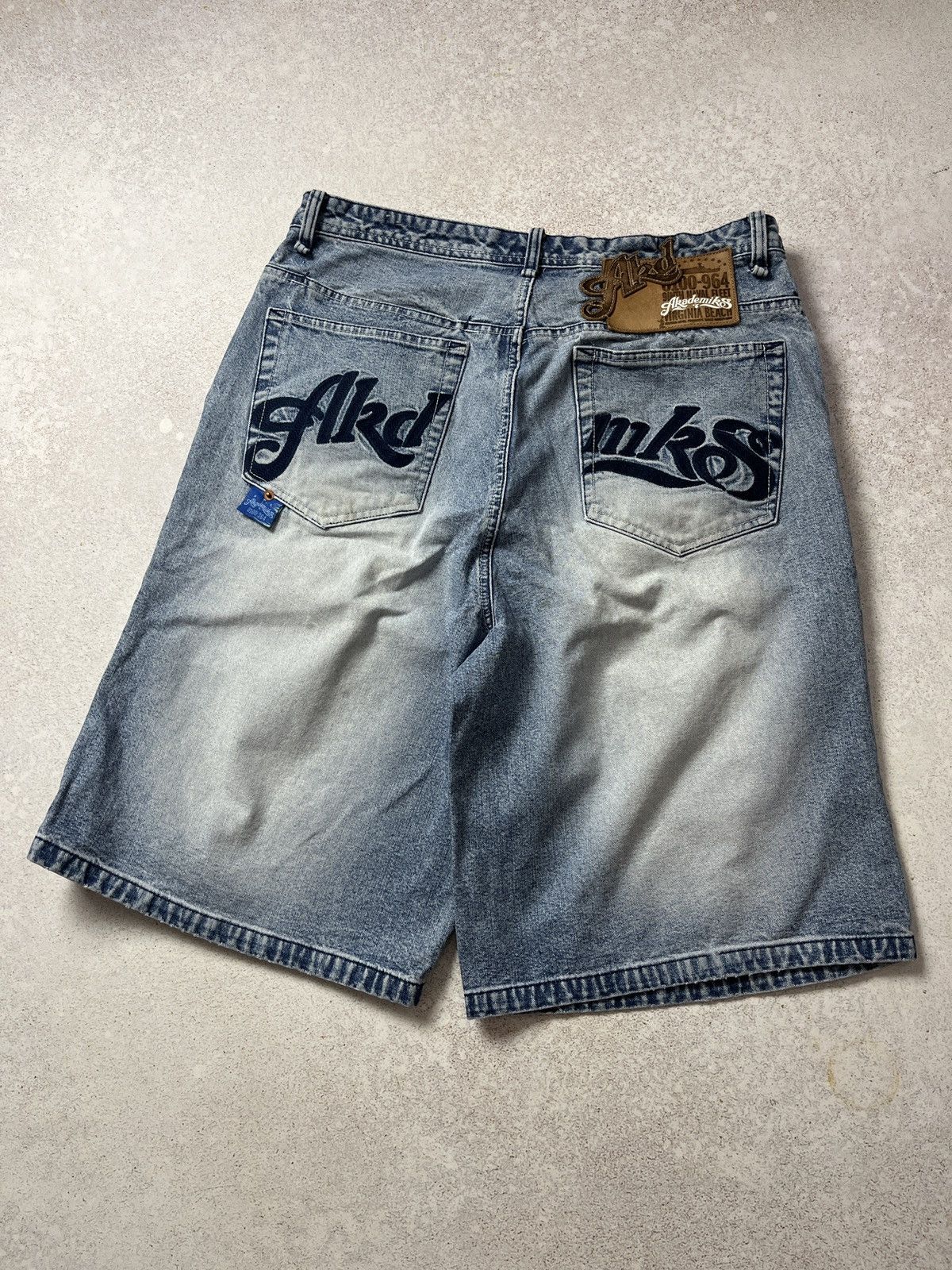 Akademiks VTG Akademiks Men’s Denim Shorts Blue Denim Hip Hop Baggy Size US 36 / EU 52 - 1 Thumbnail