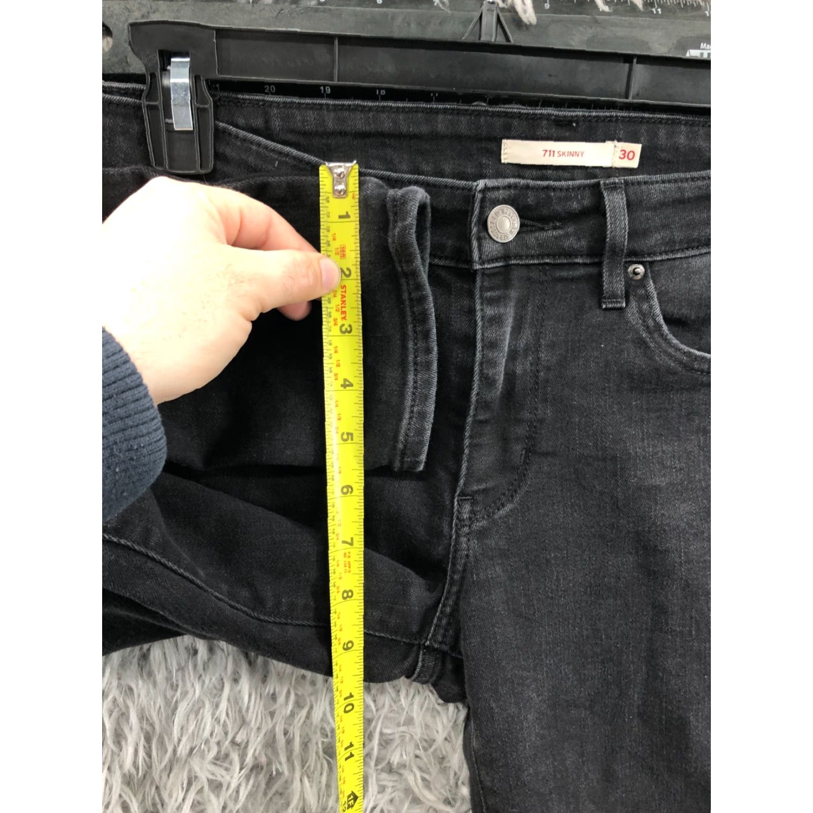 Levi's Levi's 711 Skinny Jeans Size 30 Womens Dark Wash Black Skinny Jeans 30 in Black Levi's 711 Women Modern American Classic Dark Denim Size 30" / US 8 / IT 44 - 4 Thumbnail