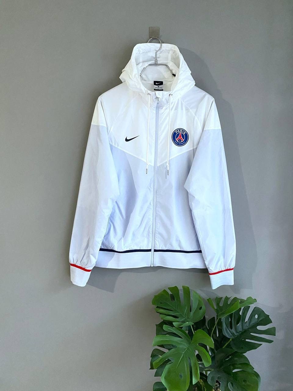 Nike PSG FC Men's Football Hooded Zip Windbreaker Jacket, Size M Size US M / EU 48-50 / 2 - 1 Thumbnail