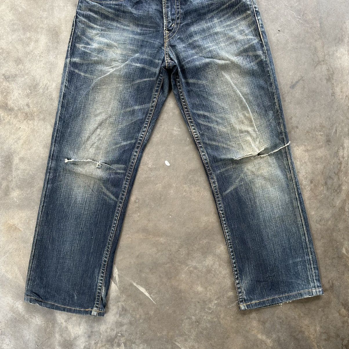 Japanese Brand Vintage Levi’s 502 Distressed Faded Denim Jean Pant Size US 29 - 2 Thumbnail