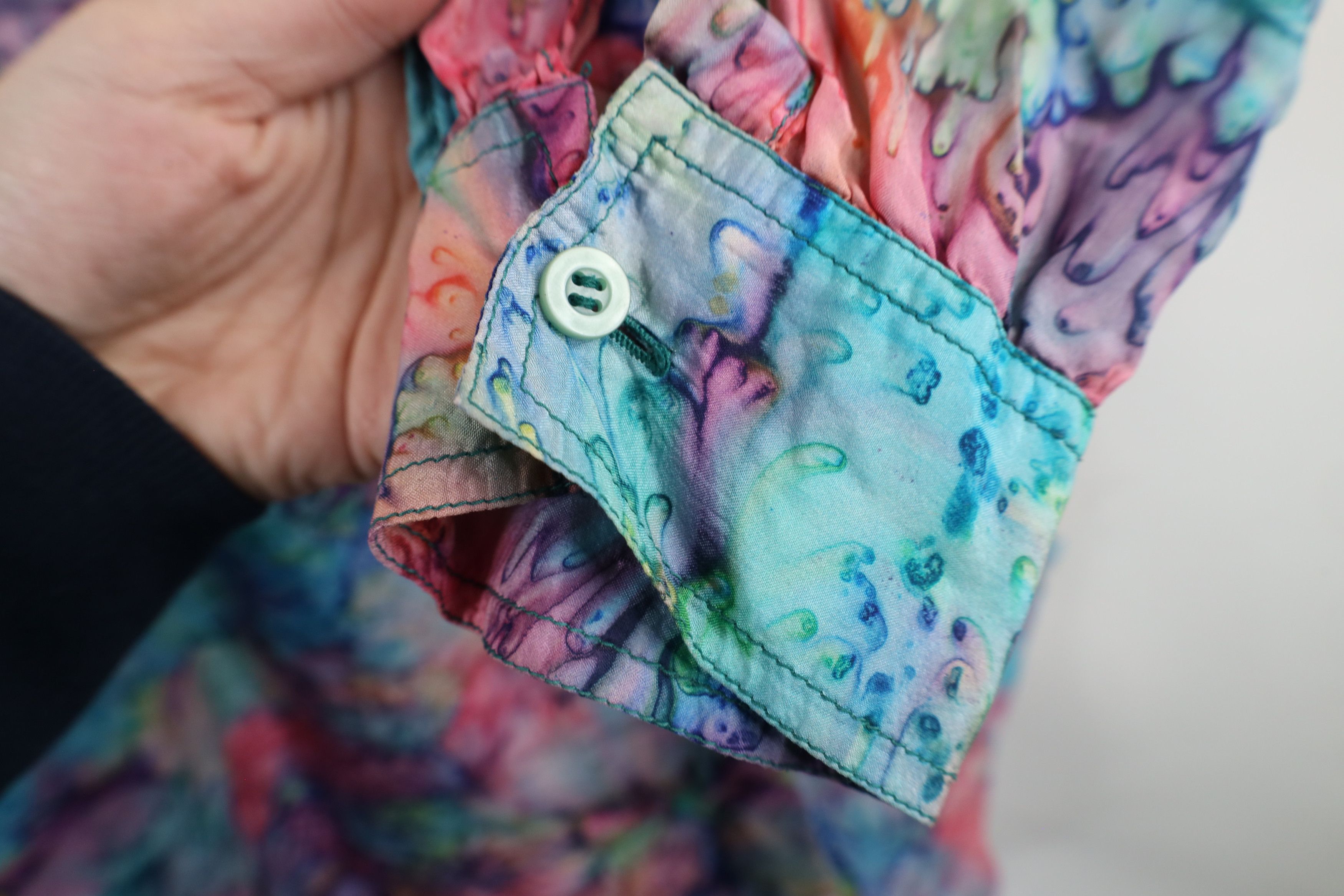 Vintage Vintage 80s 90s Streetwear Silk Rainbow Baggy Button Shirt Size M / US 6-8 / IT 42-44 - 11 Thumbnail