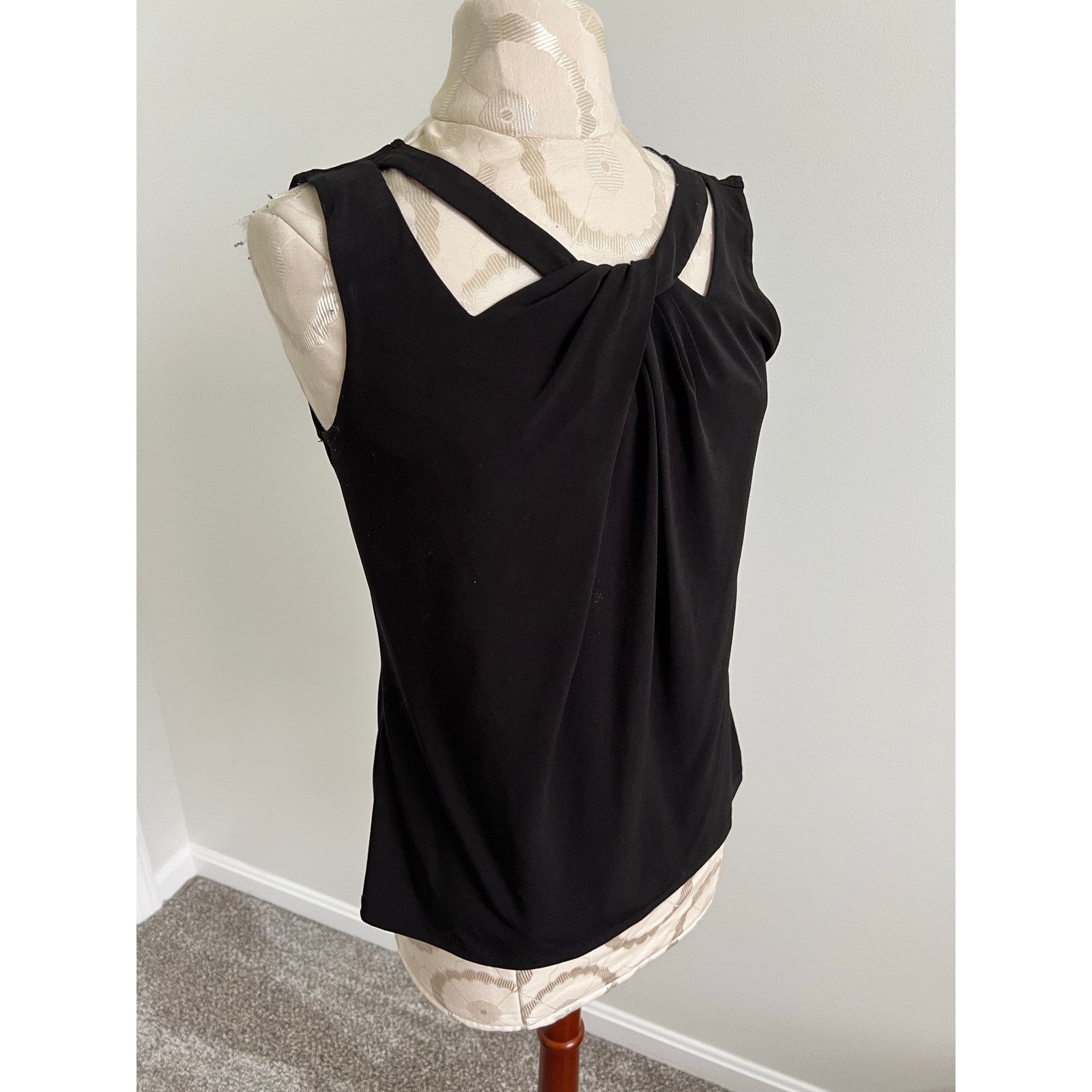 Nine West Nine West Sleeveless Blouse Cut Out Detail Small Size S / US 4 / IT 40 - 9 Thumbnail