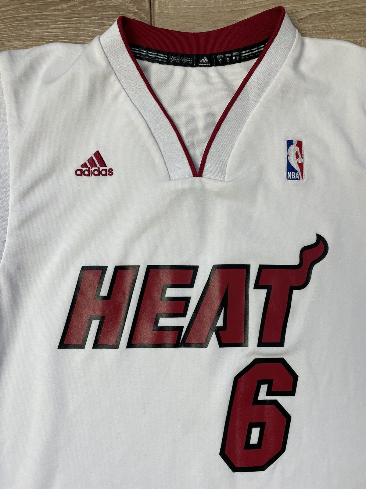 Adidas Vintage Adidas Miami Heat LeBron James Jersey Mens s Size US S / EU 44-46 / 1 - 4 Thumbnail