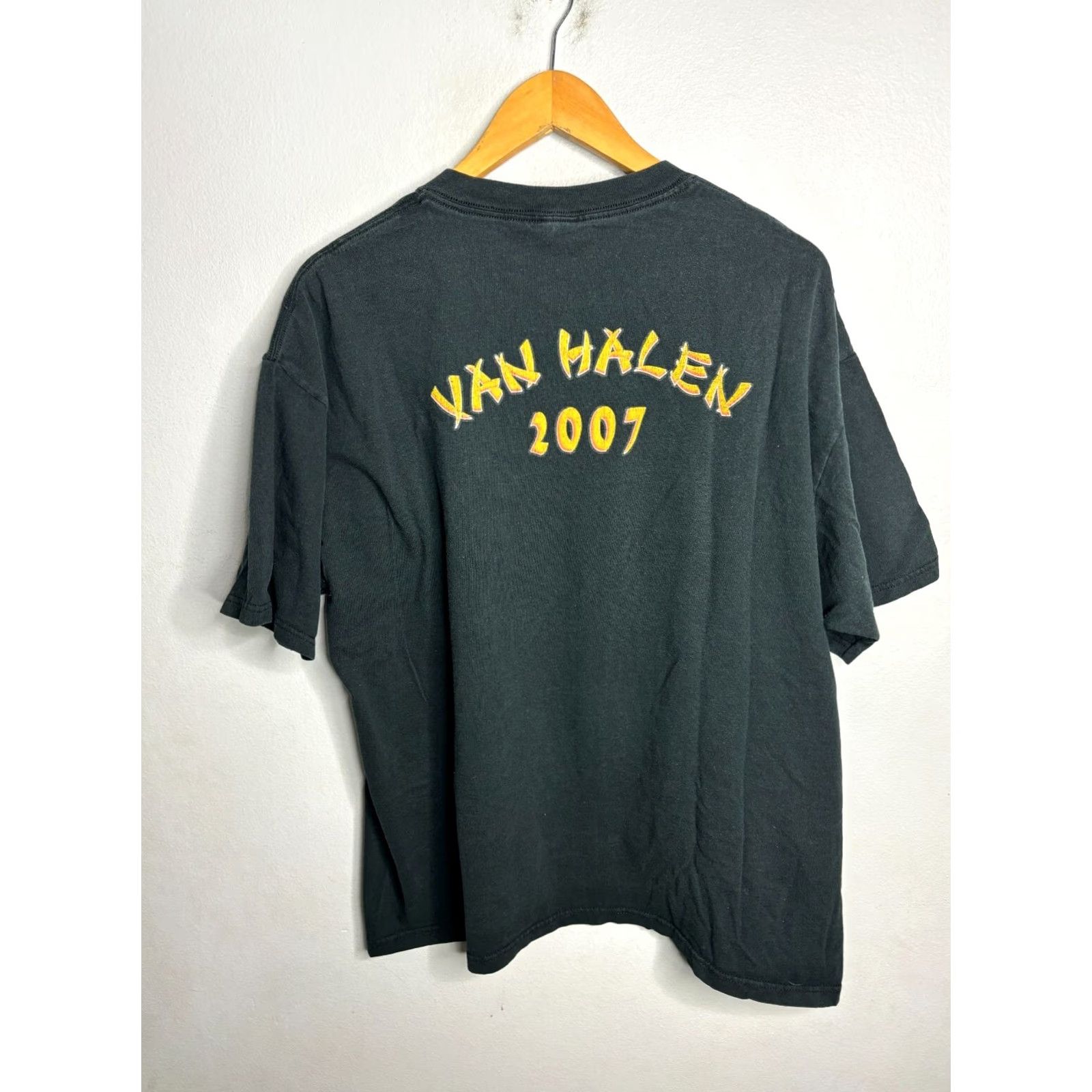 Anvil Nike Shirt 2XL Black Crew Tee Men 2XL T-Shirt Van Helen 2007 Tour Of TheWorld 1472 Size US XXL / EU 58 / 5 - 4 Thumbnail