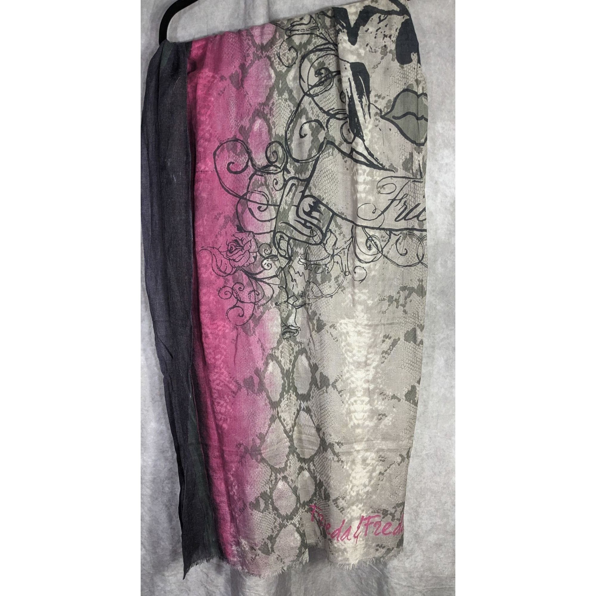 Other Frida & Freddies New York Gothic Skull Scarf 70% Viscose 30% Size ONE SIZE - 7 Thumbnail