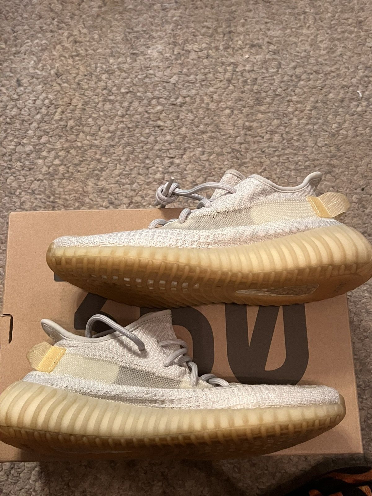 Adidas Yeezy boost 350 V2 Light Size US 9.5 / EU 42-43 - 1 Thumbnail
