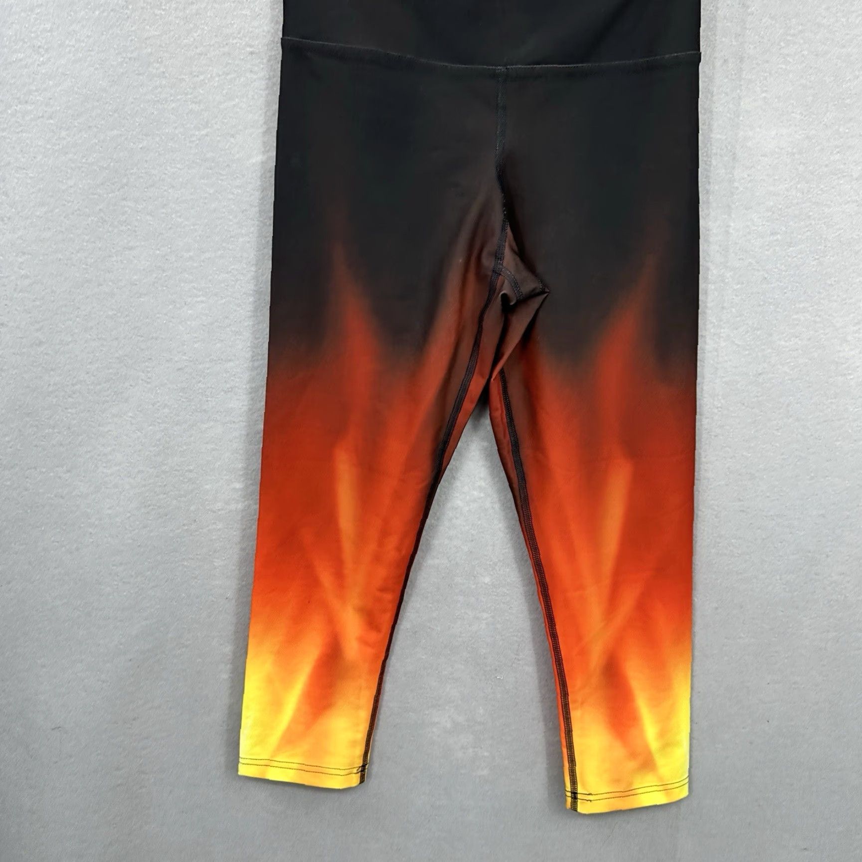 Vintage Eagle Rock Werkshop Leggings Womens XS Cropped Ombre Cycling Activewear Yoga Ombre 90s Motif Athleisure Womens XS Black Filtration HTML-free Size 26" / US 2 / IT 38 - 4 Thumbnail