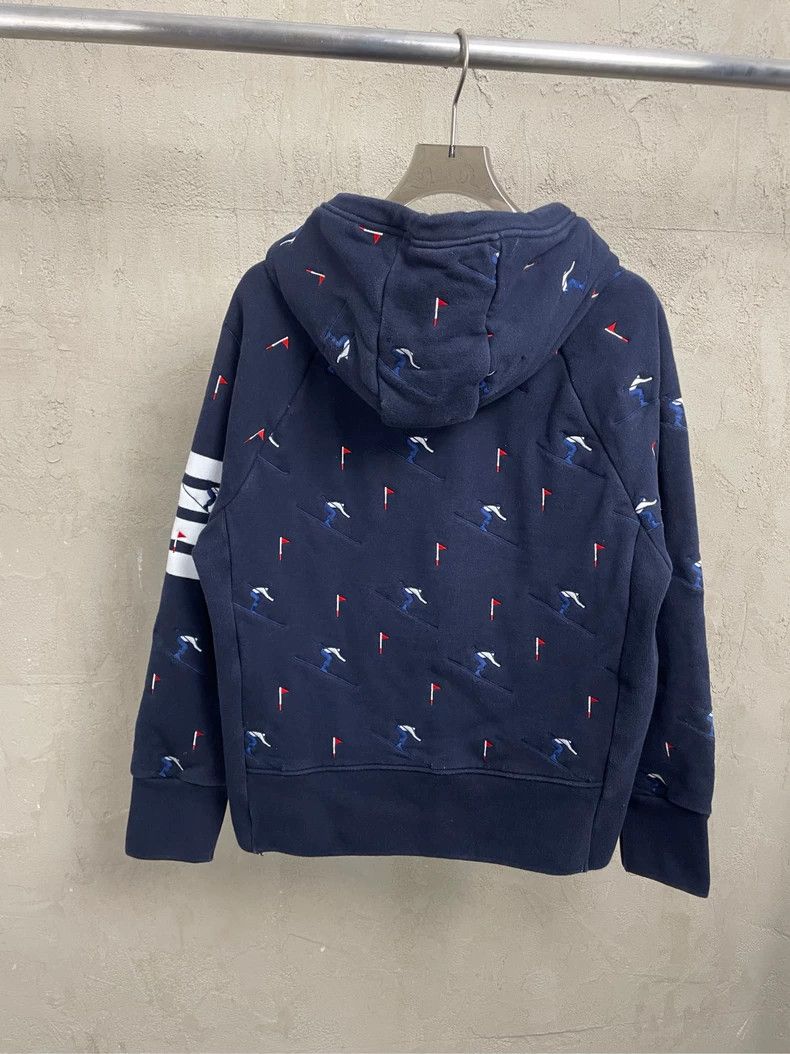Thom Browne Thom browne Dark blue embroidered ski villain four-striped Size US M / EU 48-50 / 2 - 2 Thumbnail