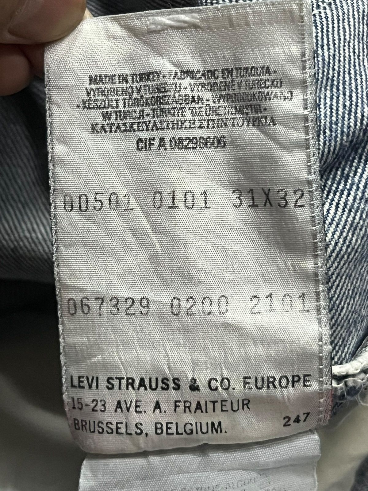 Levi's Vintage 90s Levi’s 501 - Faded, Ripped & Distressed Denim Size US 30 / EU 46 - 11 Thumbnail
