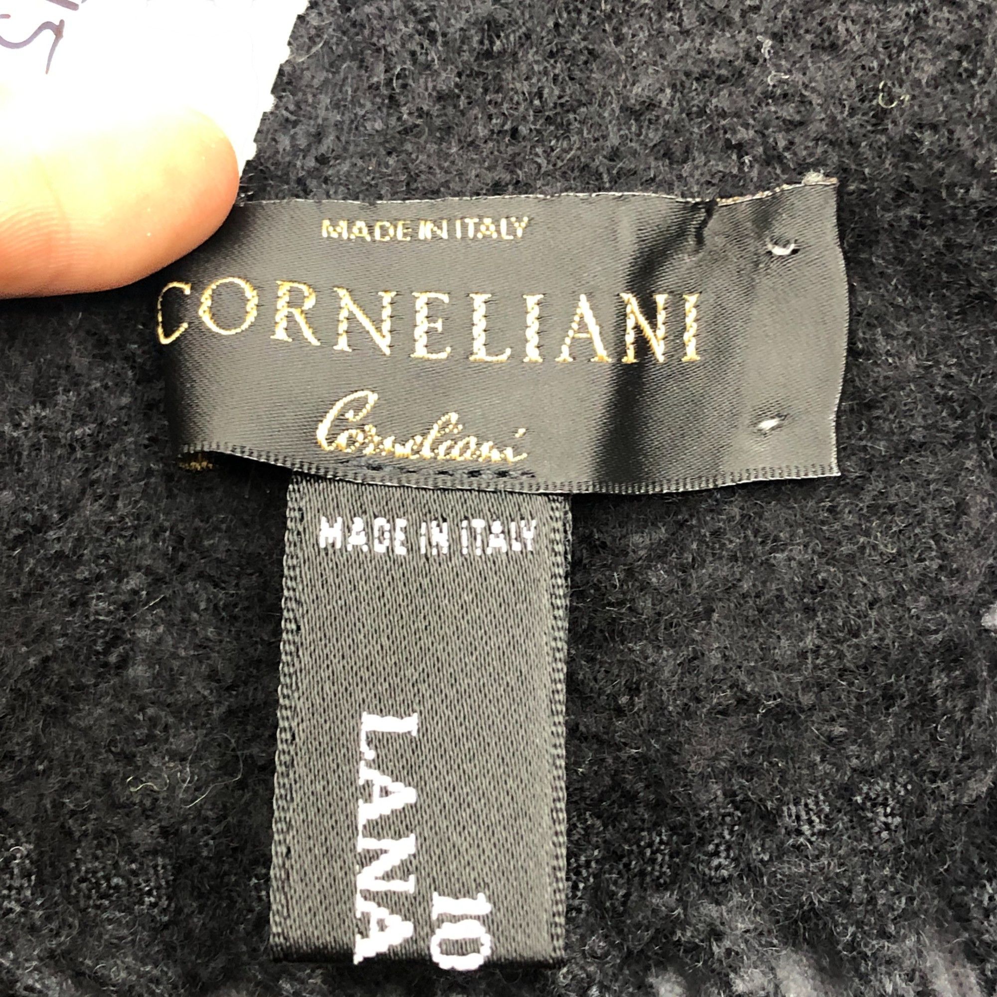 Corneliani Vintage Corneliani Scarf Muffler Wool Fringe Winter Scarves Size ONE SIZE - 4 Thumbnail