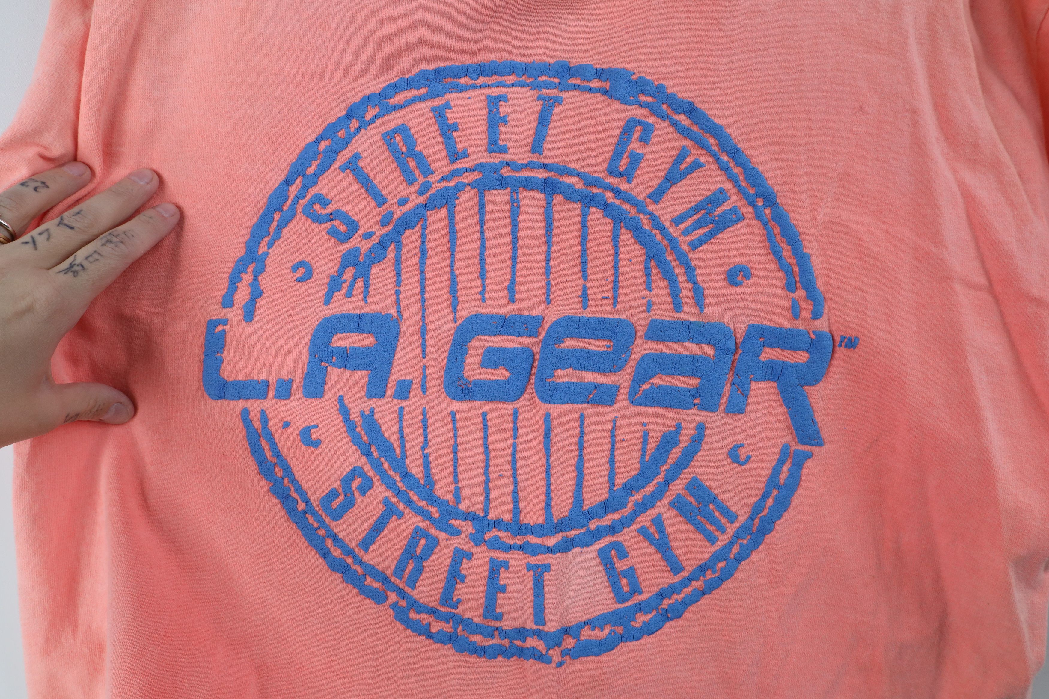 Vintage Vintage 90s LA Gear Paint Cropped Street Gym T-Shirt USA Size ONE SIZE - 4 Thumbnail