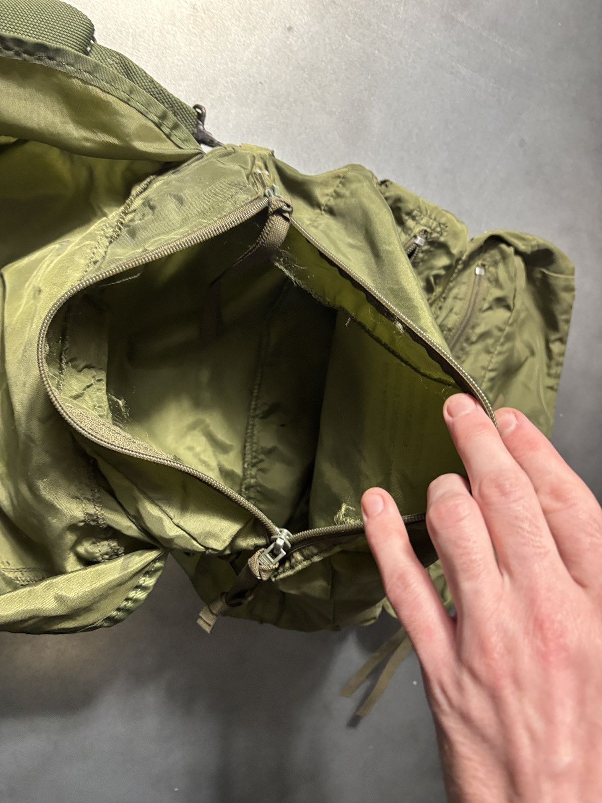 Vintage Vintage Military Bag Medical MultiZip Cargo Pouch Messenger Size ONE SIZE - 13 Thumbnail