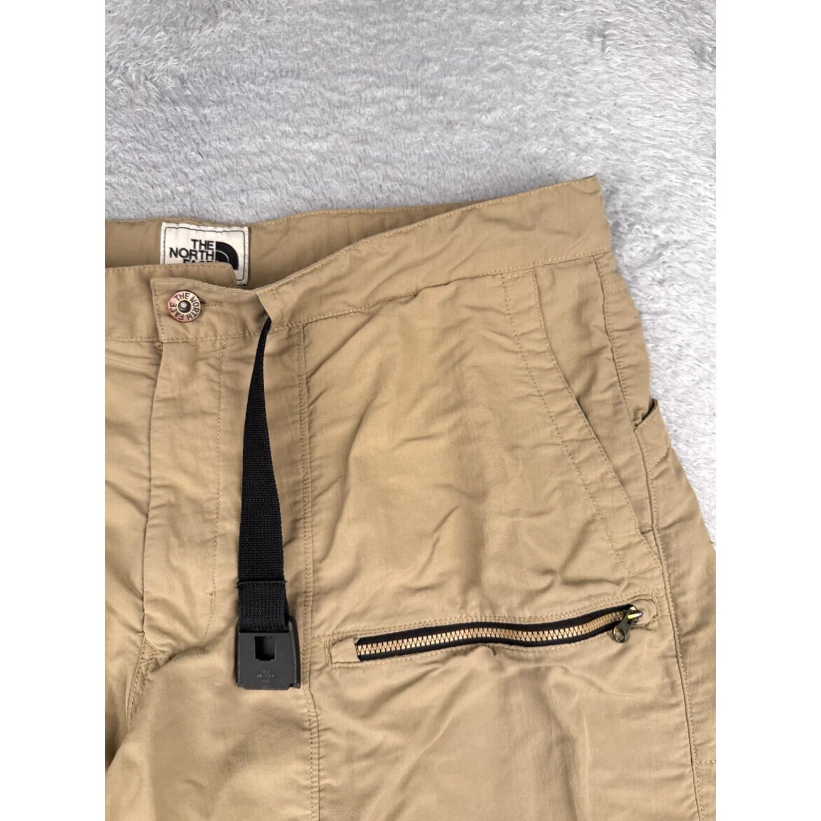The North Face VINTAGE The North Face Mens Cargo Shorts Beige 38 Nylon Belted 9 Inseam Pocket Zip Front Casual Travel Outdoor Shell Camp 38x9 Mens Size US 38 / EU 54 - 5 Thumbnail