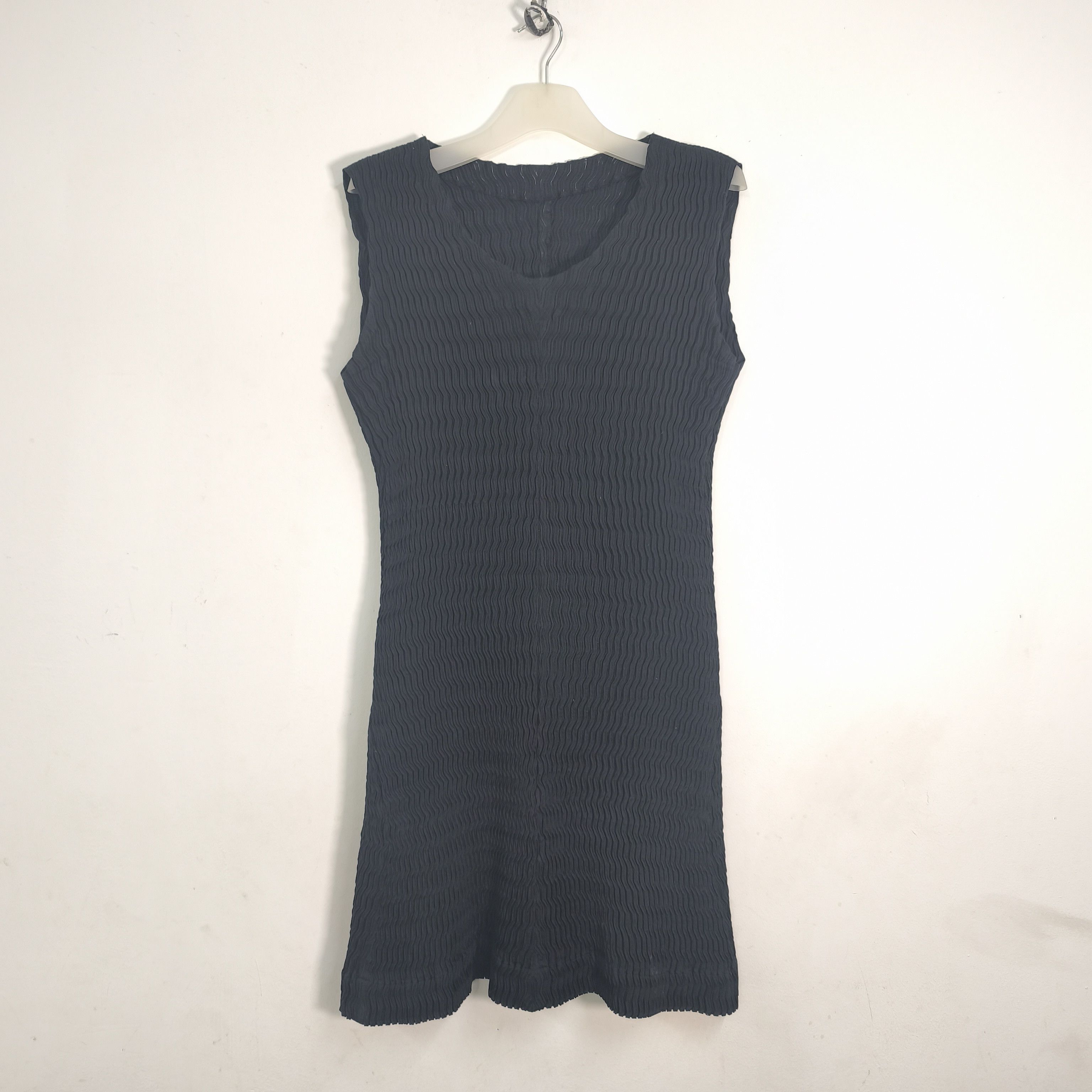 Pleats Please Issey Miyake Issey Miyake Pleats Please Sleeveless Dress Size M / US 6-8 / IT 42-44 - 2 Thumbnail