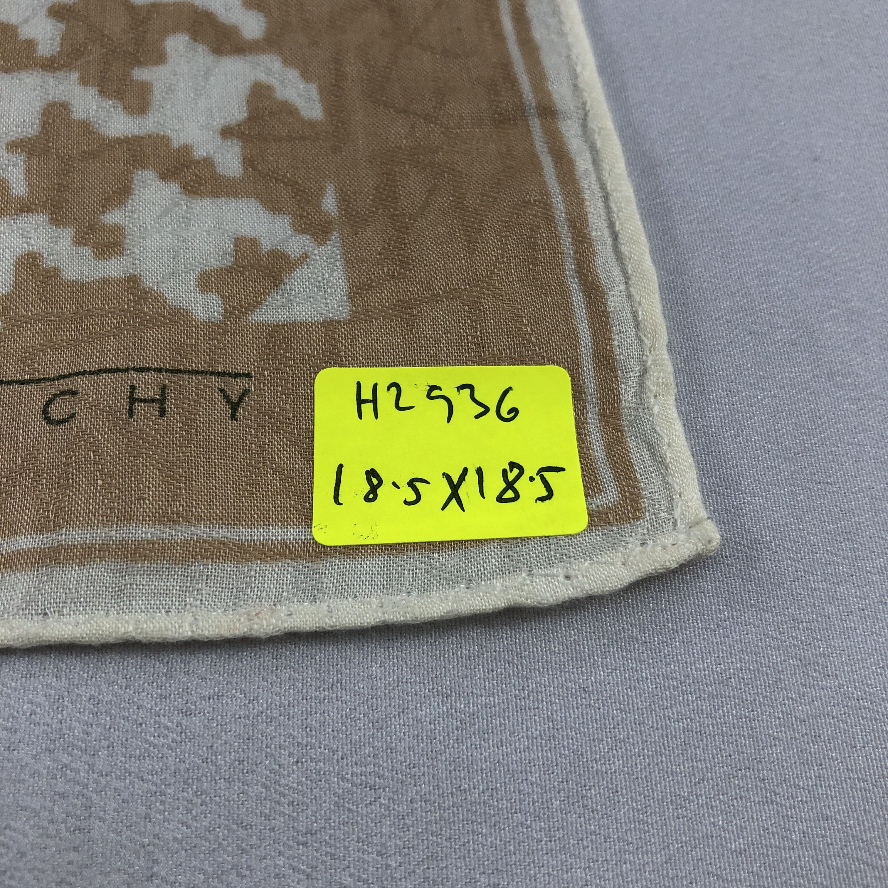 Givenchy Givenchy Handkerchief Neckerchief Bandana H2936 Size ONE SIZE - 5 Thumbnail
