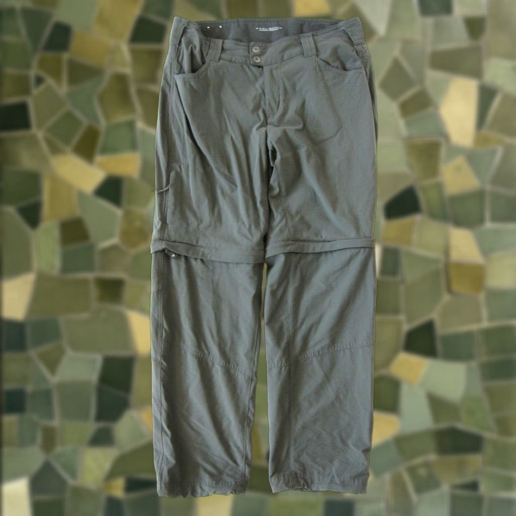 Vintage Columbia Omni Shield Army Green Nylon Stretch Convertible Pocket Cargo Pant 12S Womens Size 34" / US 12 / IT 48 - 1 Thumbnail