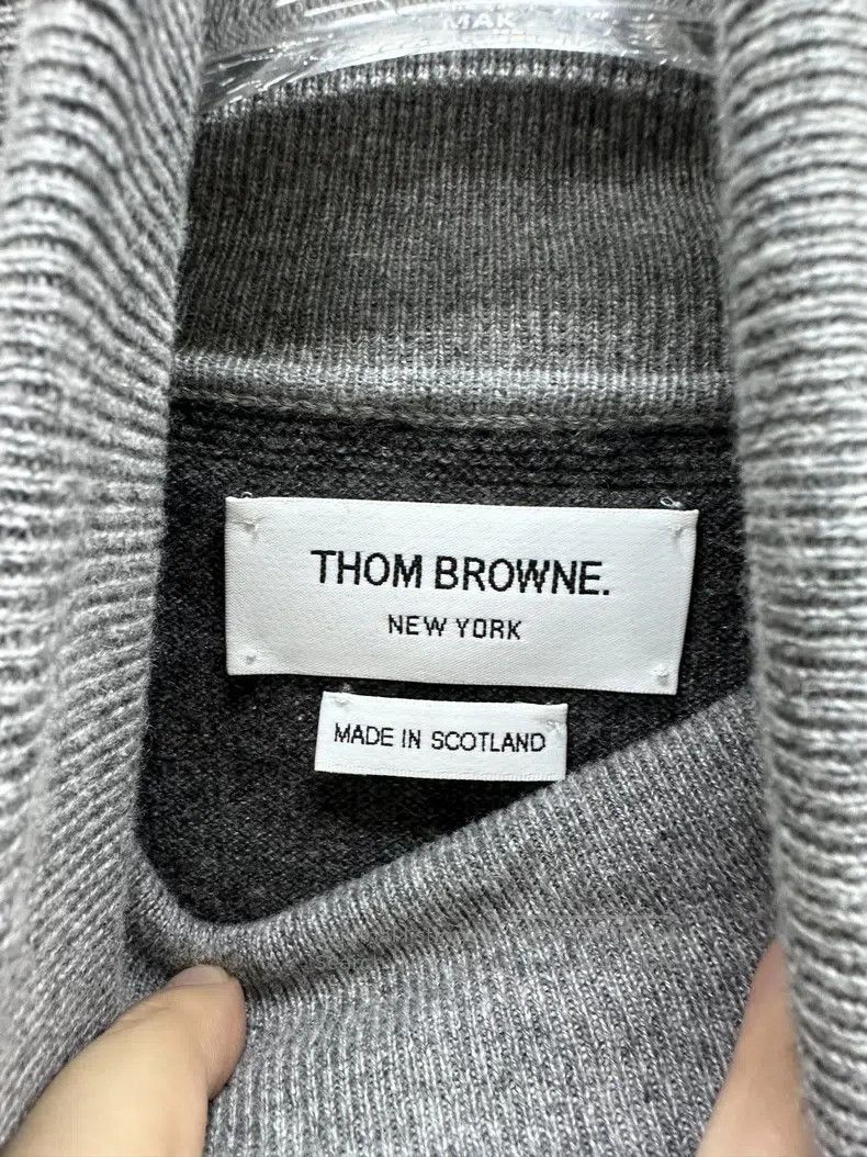 Thom Browne Thom Browne Cashmere high-neck sweater Size US S / EU 44-46 / 1 - 4 Thumbnail