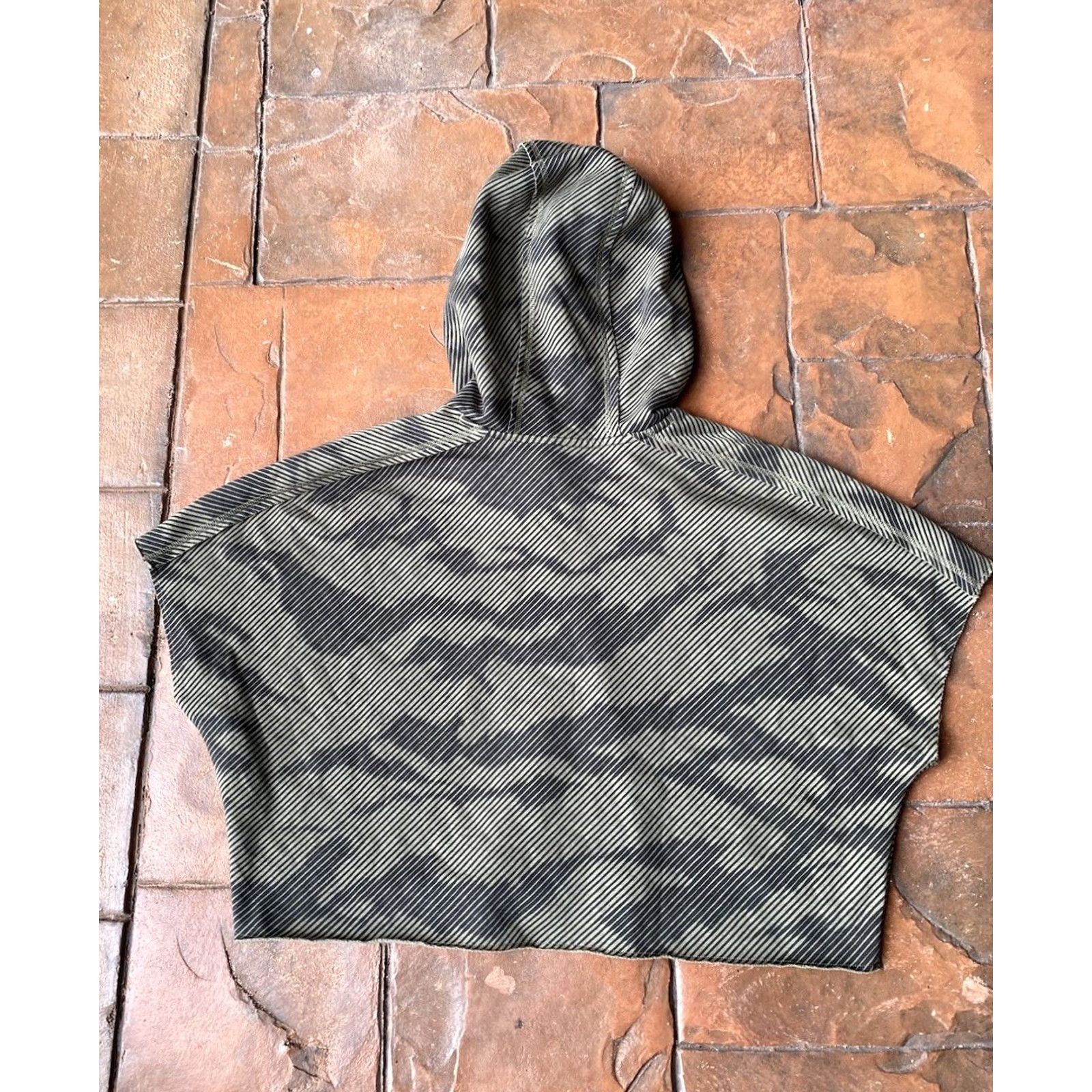 Under Armour Under Armour Project Rock Crop Fleece Gym Hoodie Women’s Medium Short Sleeve NWT Size M / US 6-8 / IT 42-44 - 3 Thumbnail