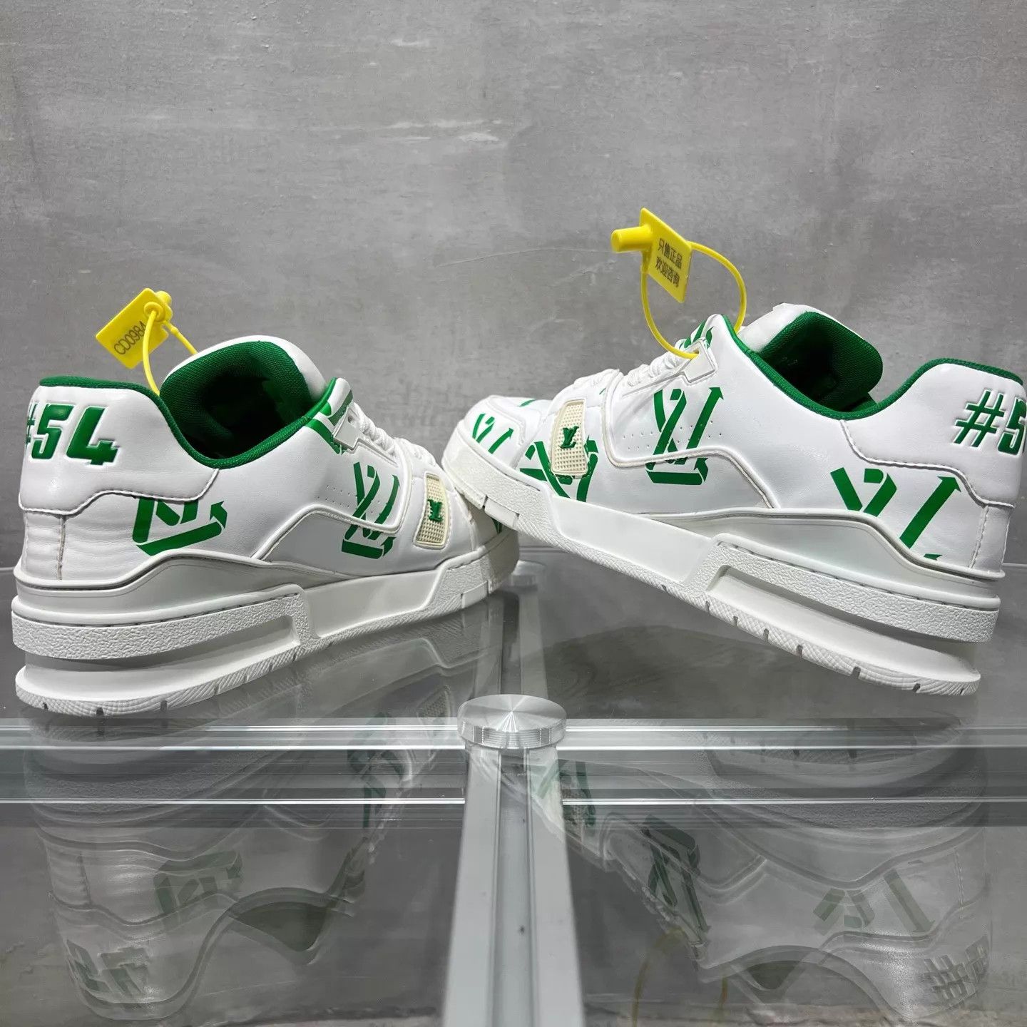 Louis Vuitton Louis Vuitton Trainer Eco Green UK7 CD0983 Size US 8 / EU 41 - 5 Thumbnail