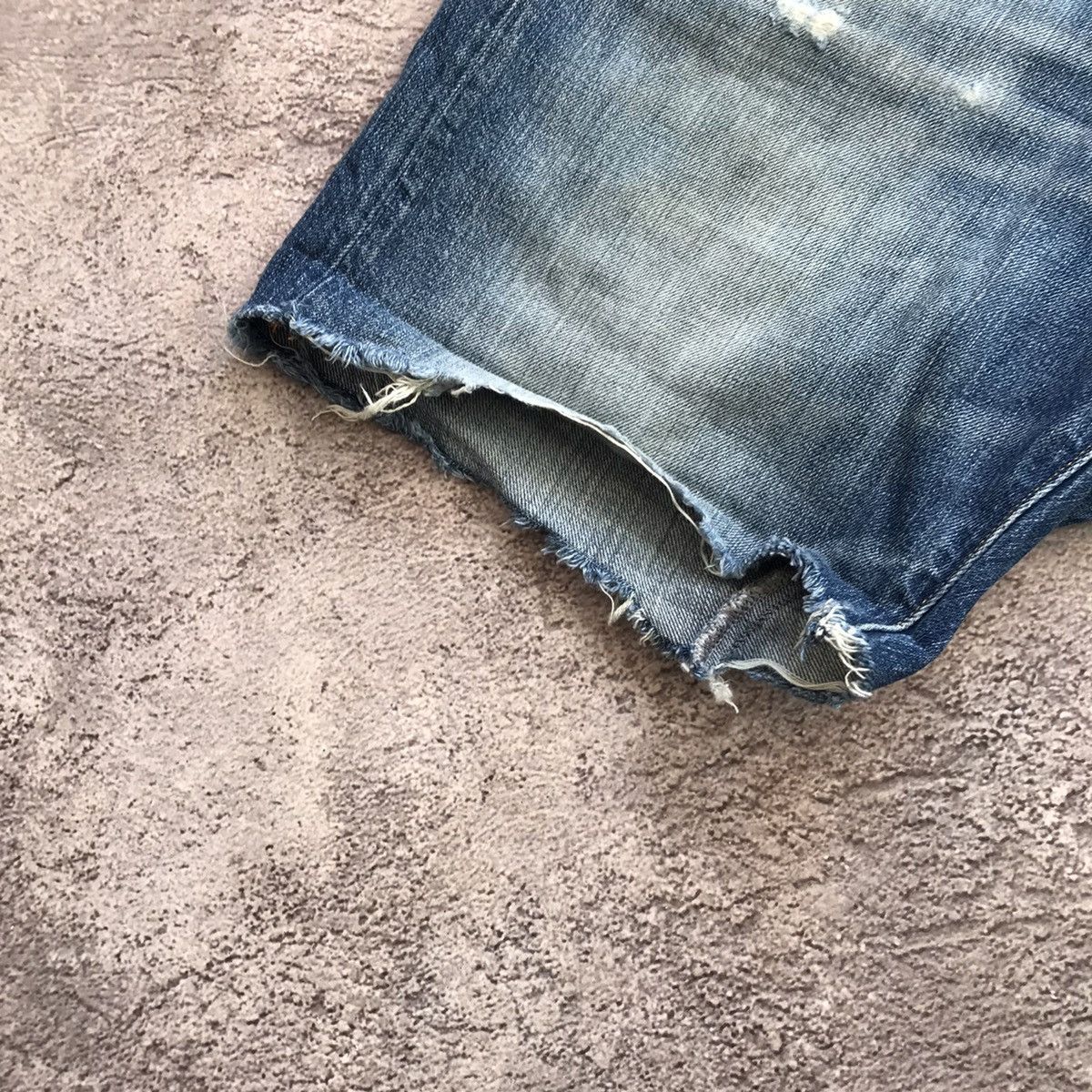 Vintage Vintage Y2K Distressed Denim Shorts Thrashed Streetwear 34 Size US 34 / EU 50 - 4 Thumbnail