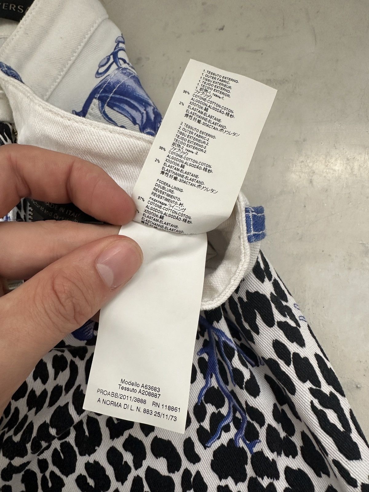 Versace Gianni Versace AOP jeans Aqua coral and leopard print Size 28" / US 6 / IT 42 - 17 Thumbnail