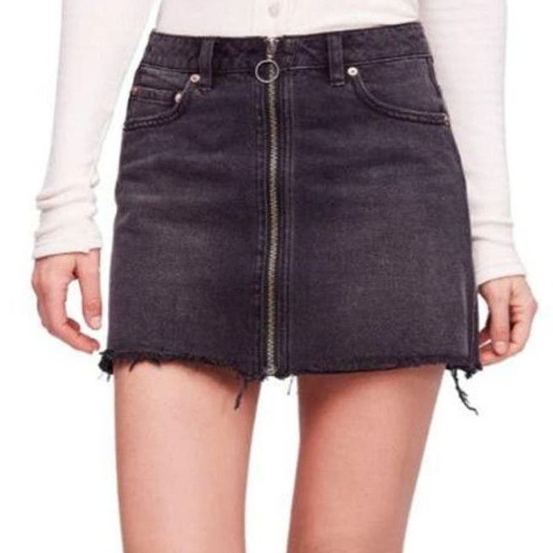Free People EUC Free People Mini Zip It Up Skirt Sz. 4 Washed Black Size 27" / US 4 / IT 40 - 3 Thumbnail