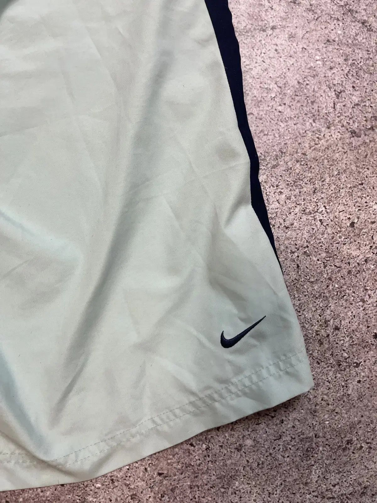 Nike Vintage Nike Medium Shorts Size US 31 - 2 Thumbnail