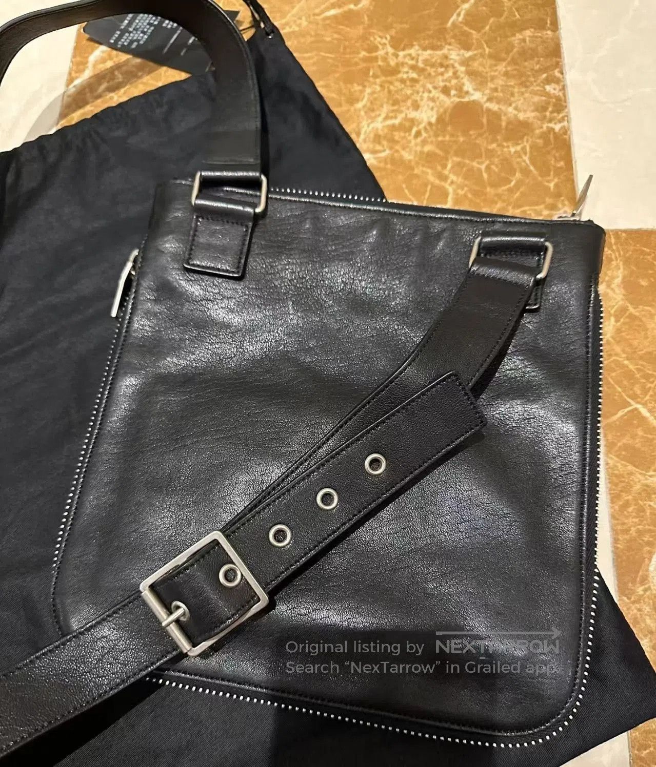 Saint Laurent Paris Saint Laurent Large curved zipped cowhide shoulder bag. Size ONE SIZE - 2 Thumbnail